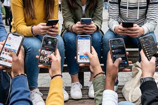 Đề xuất cấm mạng xã hội với trẻ em gây tranh luận tại Anh