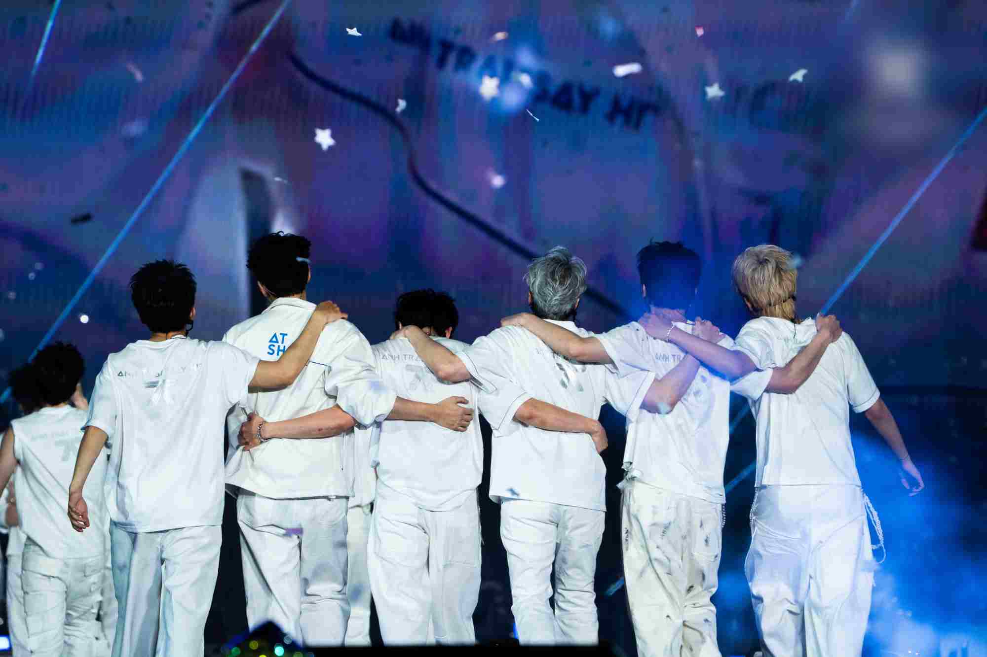 Đêm nhạc kết thúc với nhiều dư âm trong lòng khán giả. Ảnh: BTC