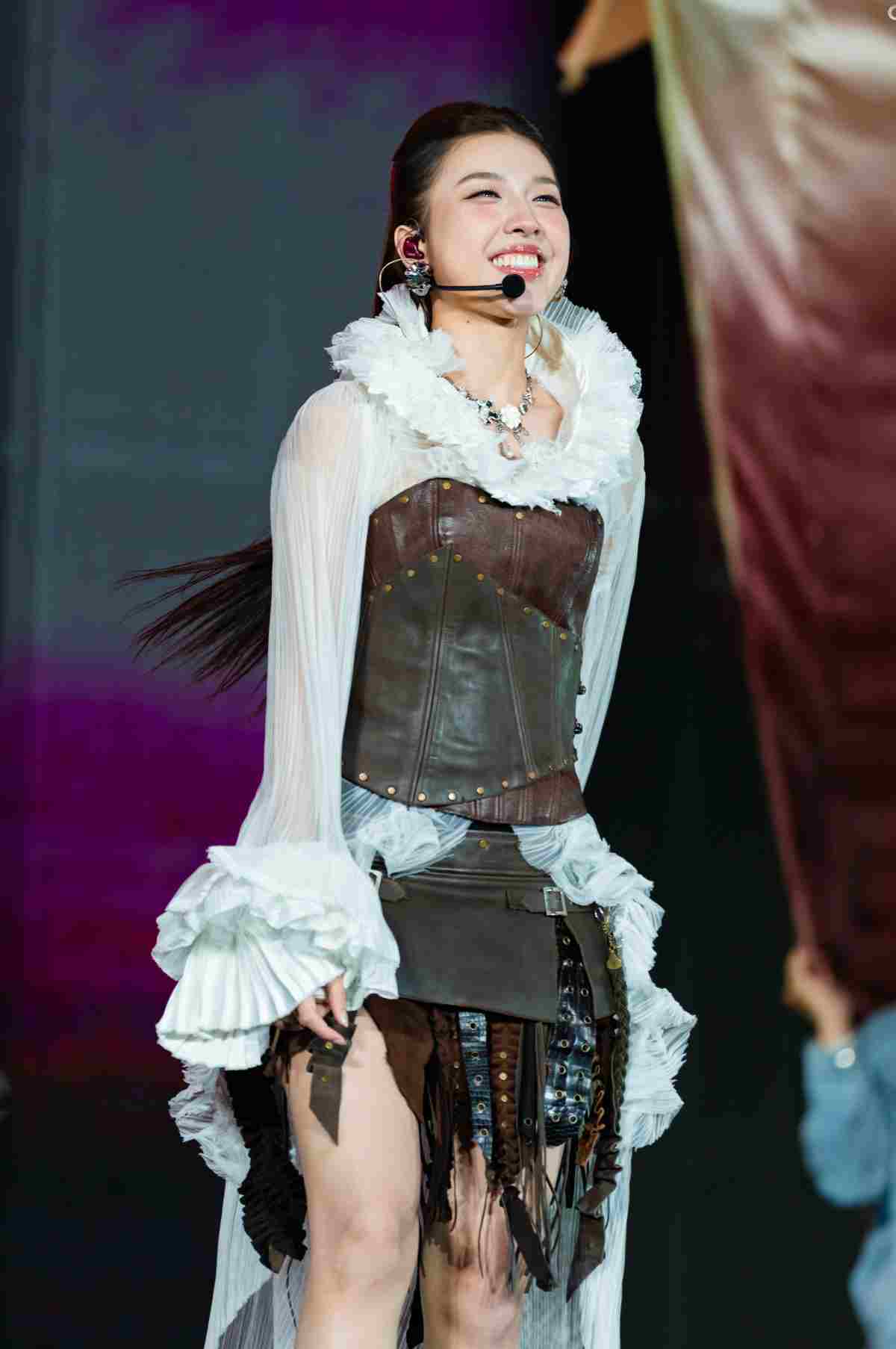 Sự góp mặt của các Em xinh khiến khán giả vỡ òa. Ảnh: BTC