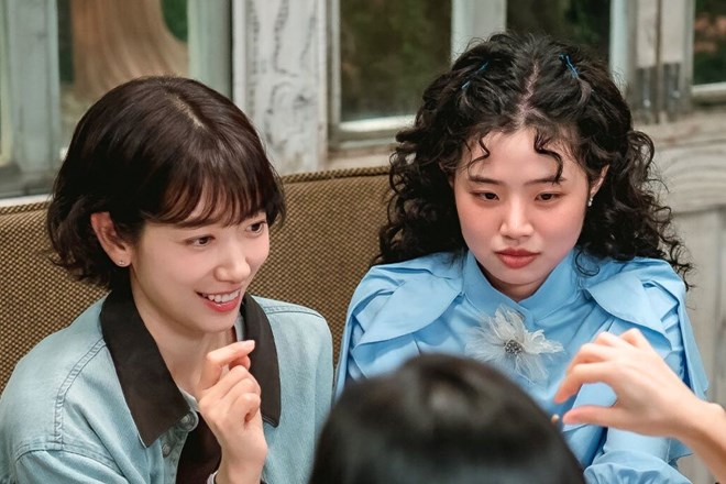 Bạn diễn Park Shin Hye vẫn làm thêm 6 ngày/tuần dù phim thành công