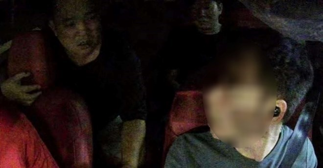 Tranh luận tài xế công nghệ có được phép đăng video nhạc sĩ say xỉn