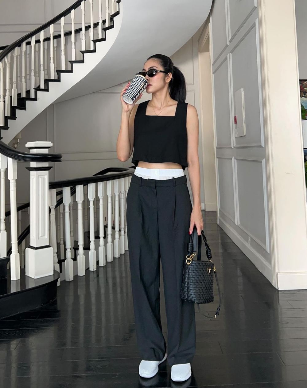 Tăng Thanh Hà mang lại cảm hứng thời trang cho nhiều người. Ảnh: NVCC