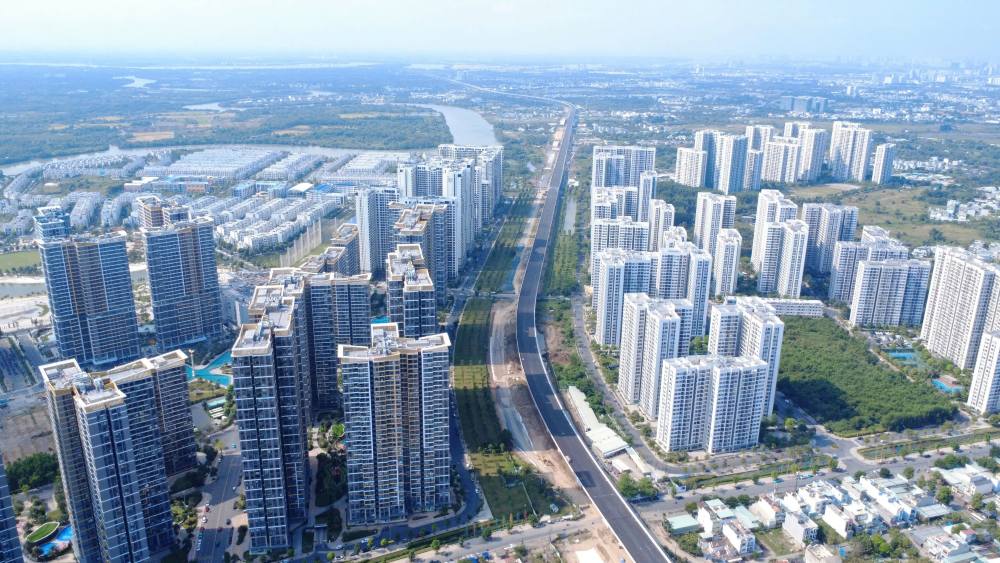 Tuyến chính Vành đai 3 đoạn đi qua khu đô thị Vinhomes Grand Park đã hoàn tất công tác thảm nhựa mặt đường. Ảnh: Anh Tú