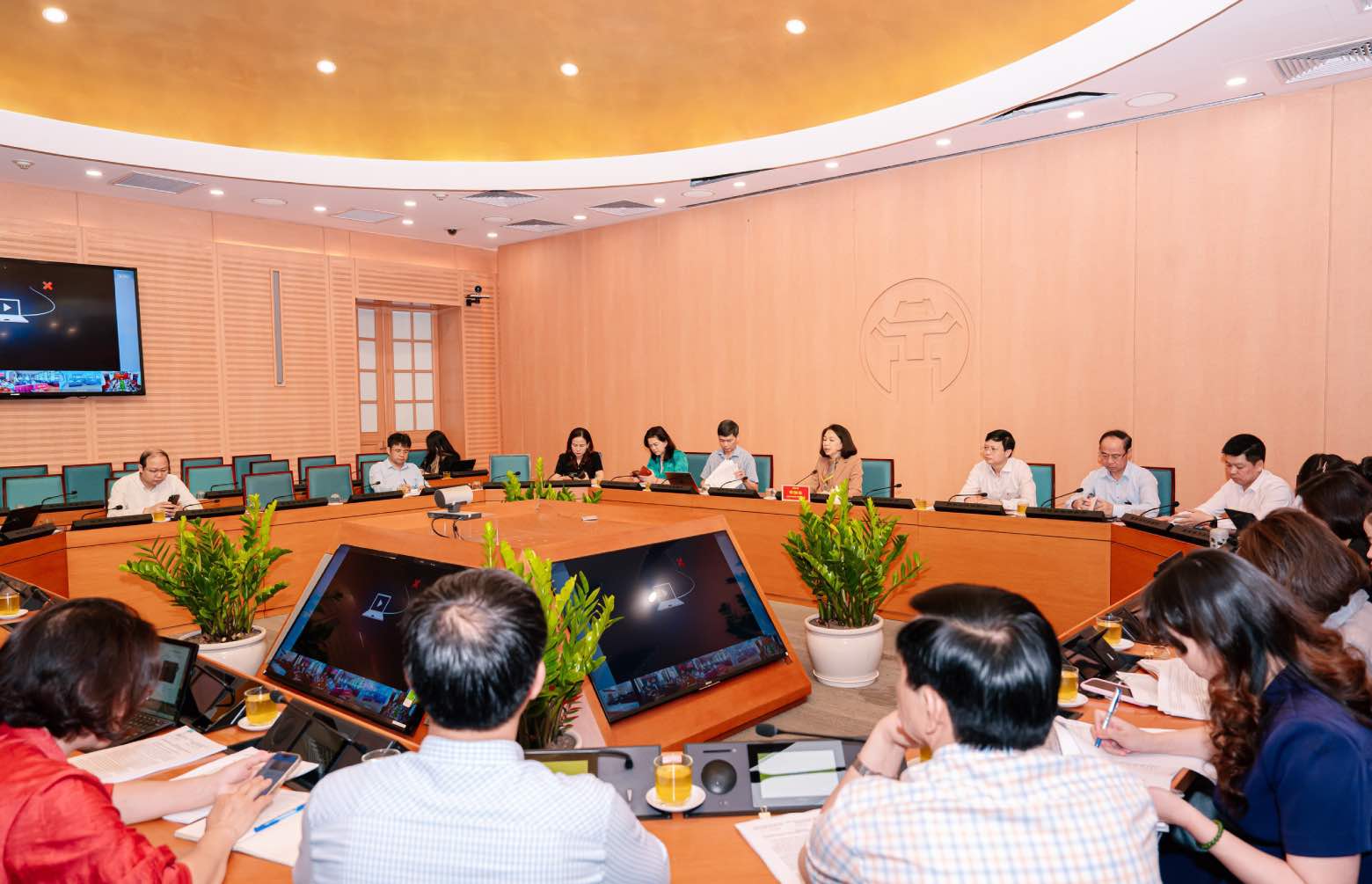 Cuộc họp về công tác phòng, chống dịch bệnh trên địa bàn TP Hà Nội. Ảnh: Phạm Linh