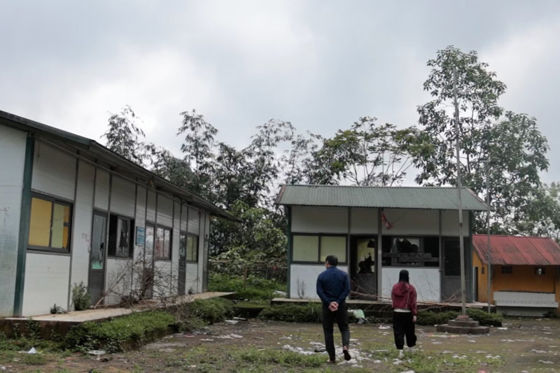 Nơi học cũ đã hư hại do ảnh hưởng của bão Yagi năm 2024. Ảnh: Mạnh Dũng