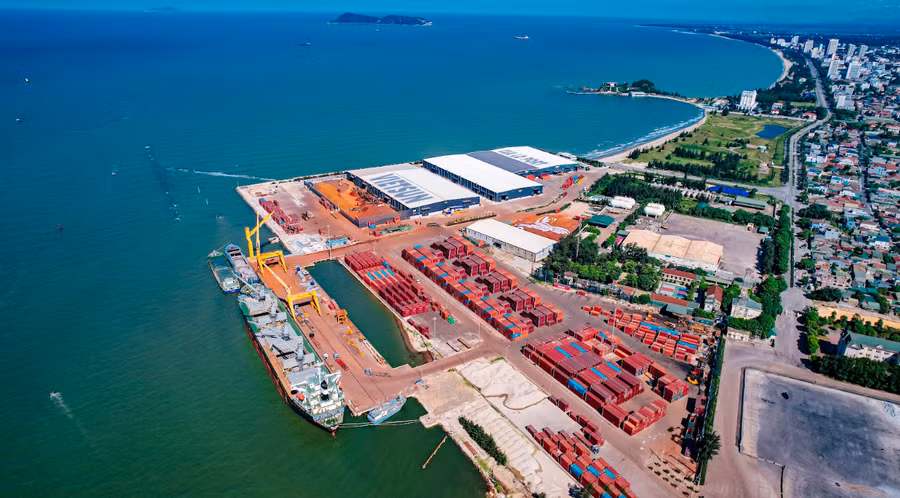 Cảng nước sâu Cửa Lò tiếp nhận nguồn hàng từ Khu kinh tế Đông Nam. capture-1.png