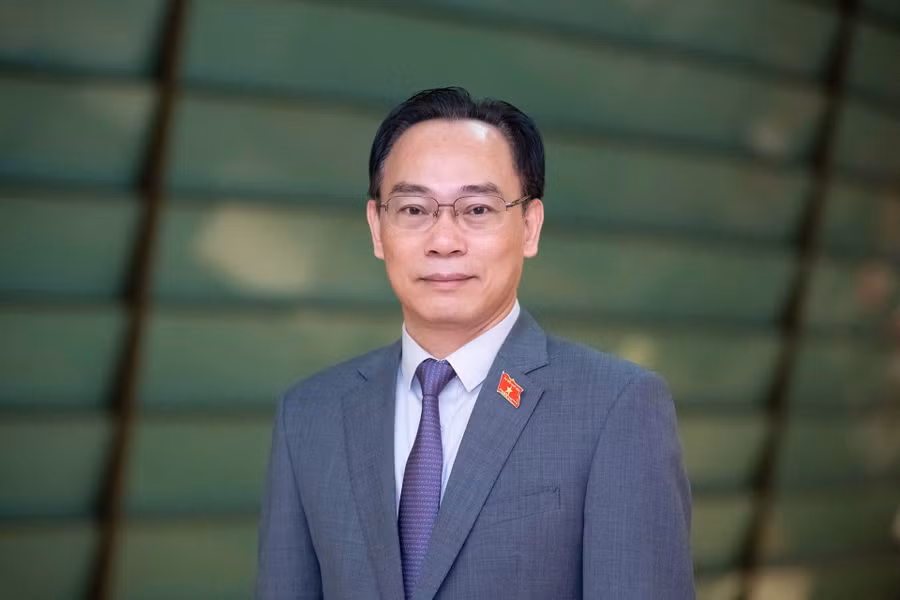 Bộ trưởng Hoàng Minh Sơn.