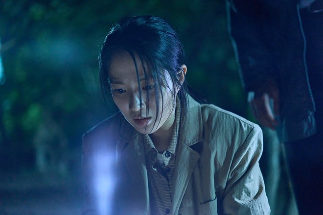 Kim Hye Yoon vượt Park Ji Hoon, dẫn đầu bảng xếp hạng diễn viên