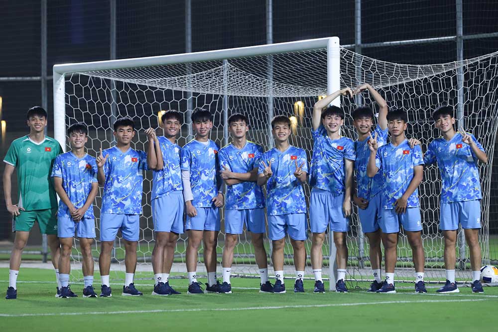 U17 Việt Nam giữ tinh thần thoải mái trước trận quyết định. Ảnh: VFF