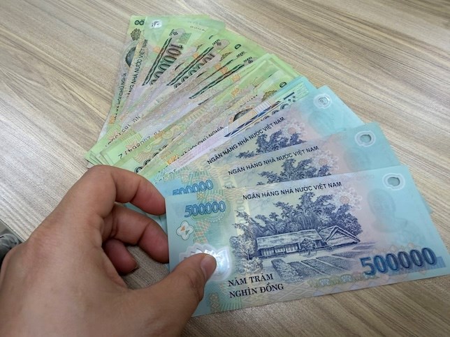Người dân chờ đợt tăng lương hưu mới