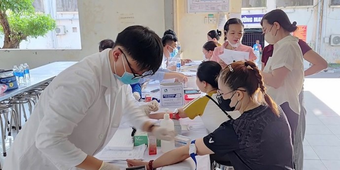 Khám bệnh tầm soát ung thư miễn phí cho người lao động tại Quảng Trị