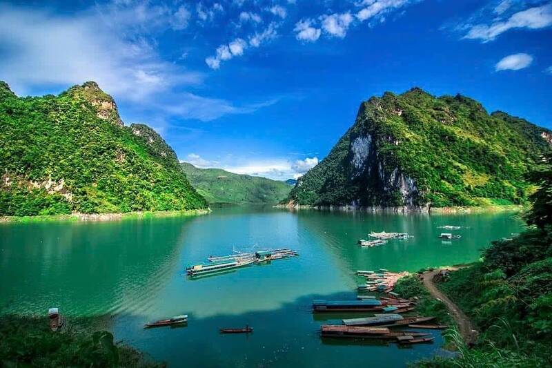 Du lịch Tây Bắc, khám phá vẻ đẹp hoang sơ vùng lòng hồ Tủa Thàng