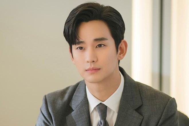 Kim Soo Hyun cảm ơn người hâm mộ và cơ quan điều tra