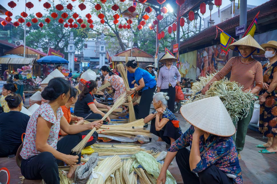 Khám phá nét độc đáo phiên chợ nón làng Chuông ở Hà Nội