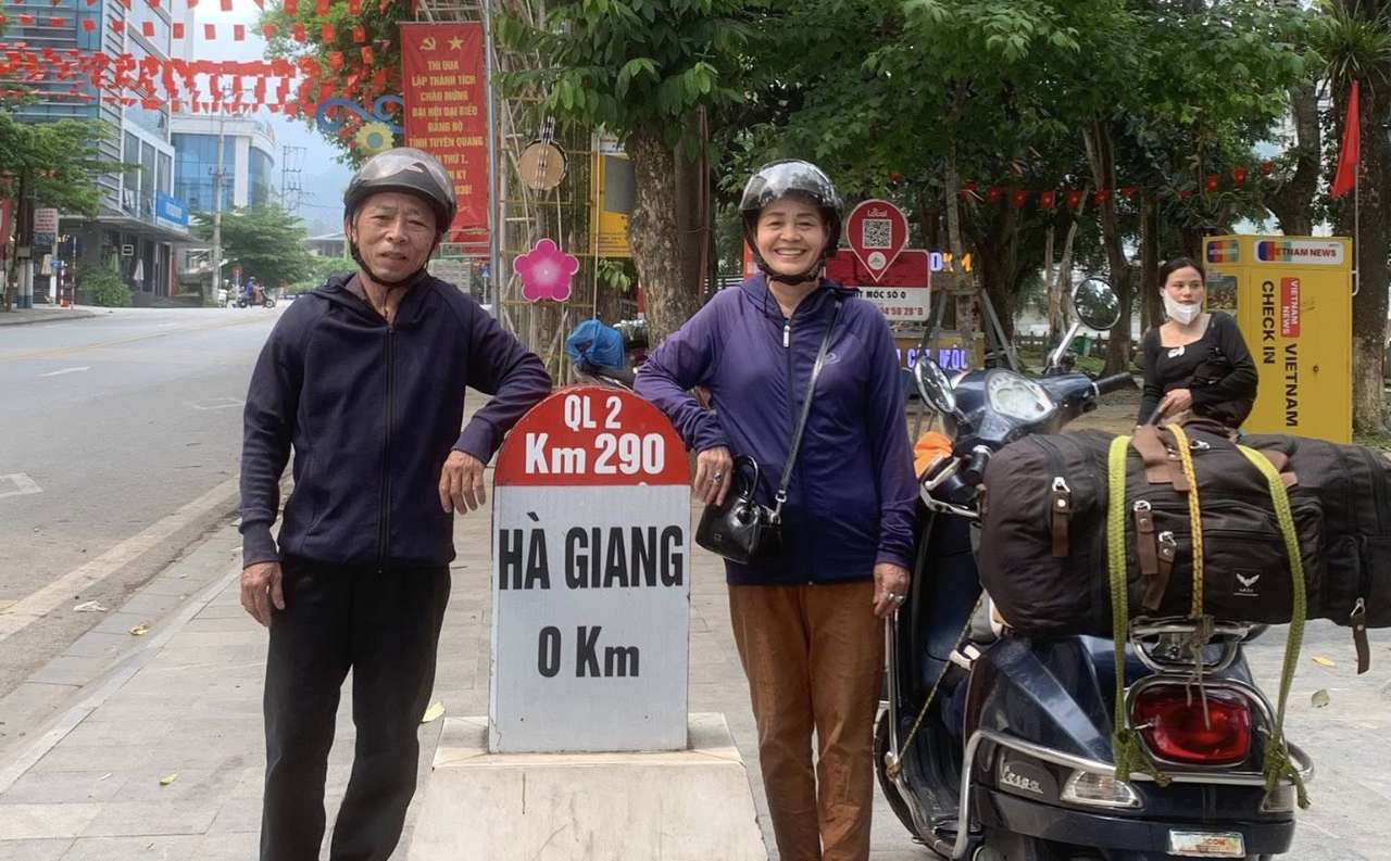 Nắm chắc các kỹ thuật khi lái xe giúp ông Dũng vượt qua nhiều cung đường nổi tiếng. Ảnh: NVCC