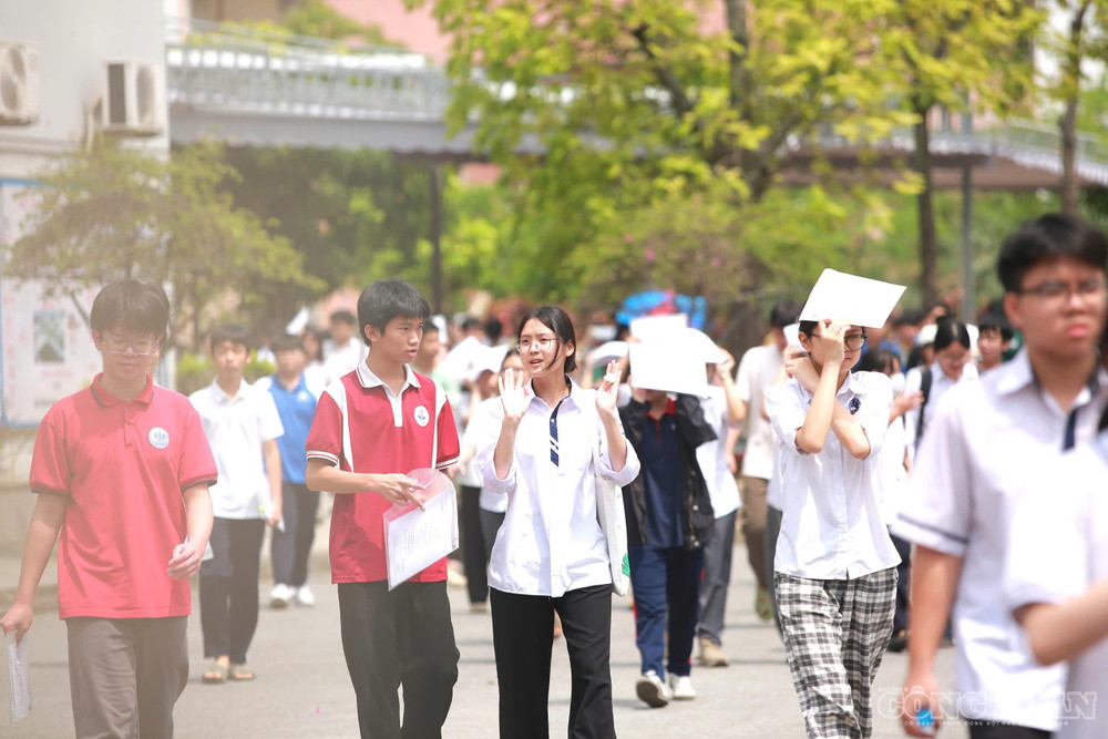Kỳ thi tốt nghiệp THPT năm 2026 diễn ra trong hai ngày 11-12/6 với hơn 1,2 triệu thí sinh, tăng hơn 61.600 so với năm ngoái. clo_br_z7884168067066-80d0480a1c4026fa902b40592780273c.jpg