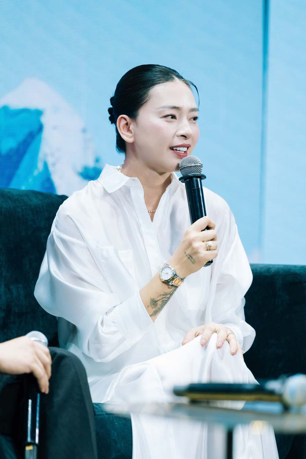 Ngô Thanh Vân chia sẻ cô từng rơi vào trạng thái dễ xúc động, mất kiểm soát cảm xúc sau sinh. Ảnh: Ban Tổ chức