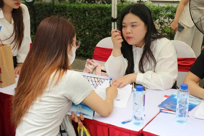 Lương trên 20 triệu đồng/tháng chiếm 4,5% tổng nhu cầu tuyển dụng tại Hà Nội tháng 5.2026