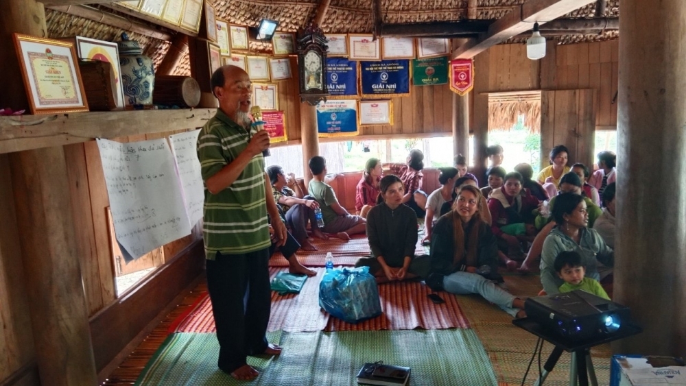 Khi già làng, trưởng bản đồng hành cùng giảm nghèo bền vững Khi già làng, trưởng bản đồng hành cùng giảm nghèo bền vững