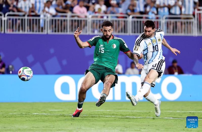 Messi là tâm điểm chú ý của tuyển Argentina. Ảnh: Xinhua