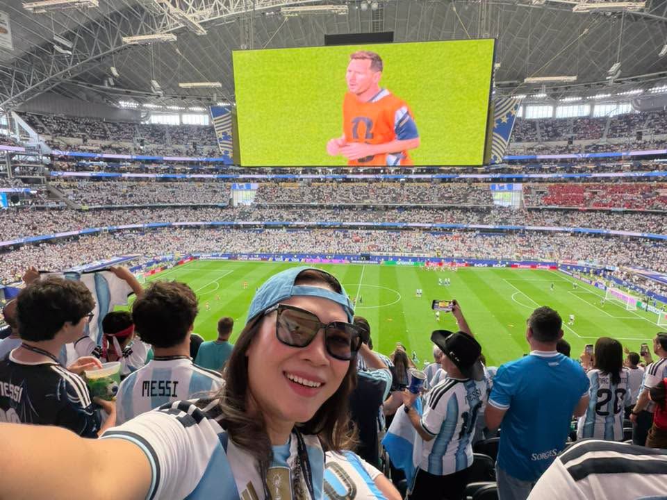 Ca sĩ Mỹ Tâm có mặt tại Mỹ để lần đầu tiên trực tiếp theo dõi Lionel Messi thi đấu tại World Cup 2026. Ảnh: FBNV