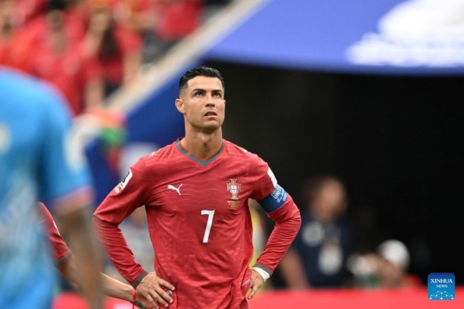 Ronaldo có trận đấu tệ khi đụng độ Colombia. Ảnh: Xinhua