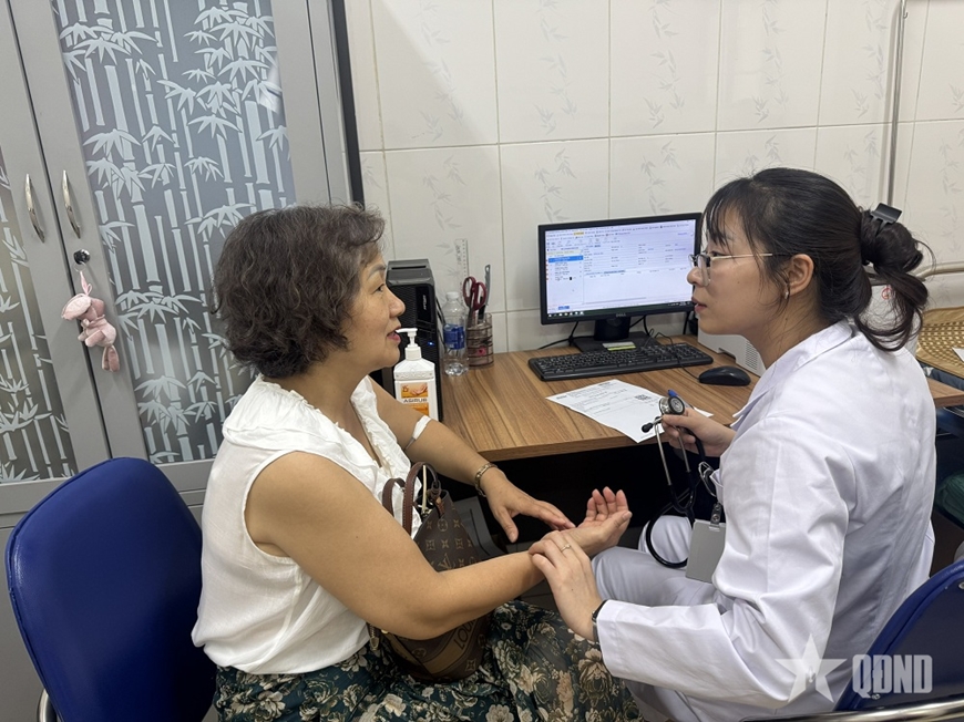 Hà Nội: Bệnh viện Đa khoa Hòe Nhai hỗ trợ khám sức khỏe định kỳ cho người dân phường Giảng Võ