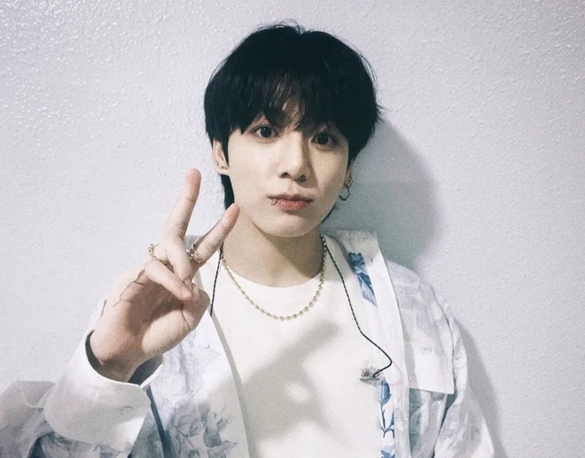 Jungkook gặp chấn thương
