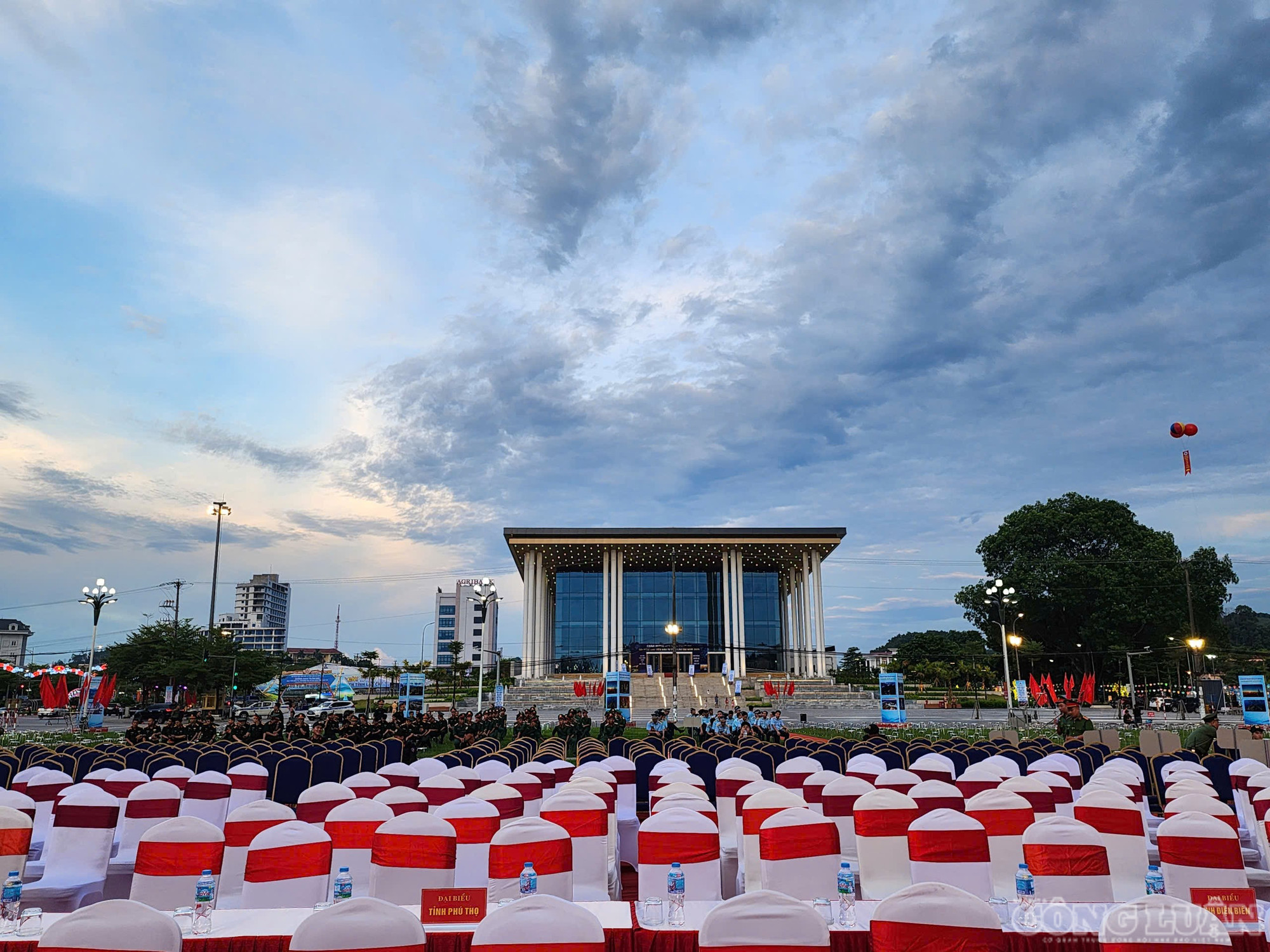 clo_br_trung-tam-hoi-nghi.jpg