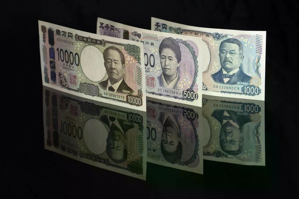 Hàng chục tỷ USD đã được tung ra để cứu đồng yên, nhưng thị trường dường như vẫn "phớt lờ". Chênh lệch lãi suất, giá năng lượng và những vấn đề nội tại của kinh tế Nhật Bản đang tạo sức ép lớn hơn so với các đợt can thiệp ngoại hối. Ảnh: Bloomberg. 1800x1200-8.jpg