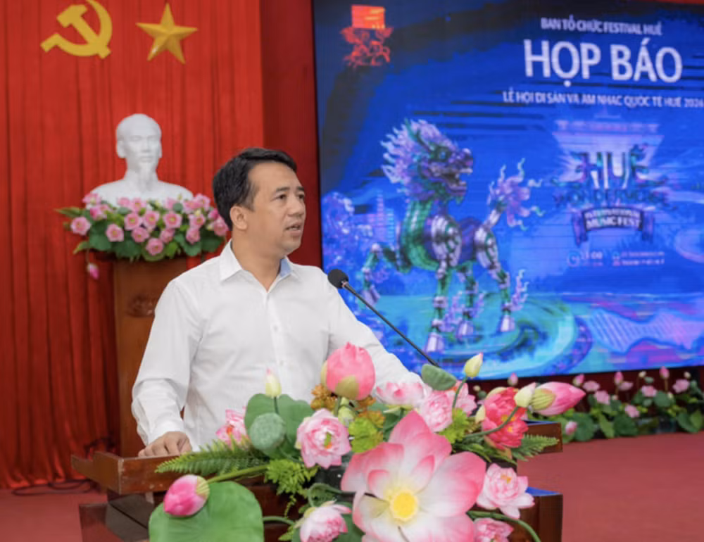 Ông Trần Hữu Thùy Giang, Phó Chủ tịch UBND TP Huế thông tin về Huế Wonderverse Music Fest 2026. Ảnh: VGP anh-man-hinh-2026-07-23-luc-214720.png