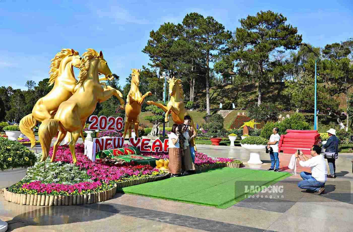 Đà Lạt hấp dẫn du khách với khí hậu mát mẻ quanh năm và cảnh quan thiên nhiên đặc trưng. Ảnh: Phúc Khánh