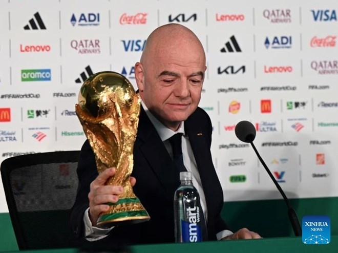 FIFA chuẩn bị họp bất thường, ông Gianni Infantino có nguy cơ bị phế truất