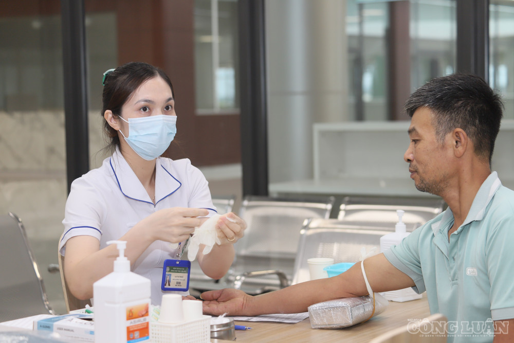 Khi người bệnh được phân loại đúng, việc chăm sóc tại nhà mới giúp giảm thời gian nằm viện, giảm chi phí điều trị và giảm áp lực cho các cơ sở y tế. clo_br_img-7199.jpg