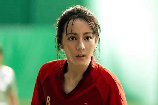 Địch Lệ Nhiệt Ba đánh mất thiện cảm dù “Đội bóng nữ Kungfu” thắng lớn