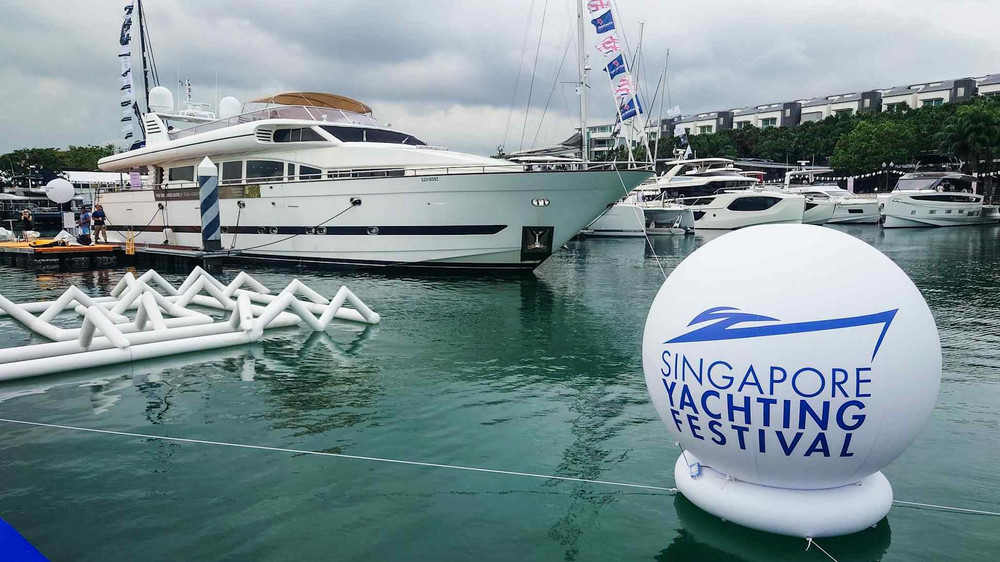 Một chiếc du thuyền sang trọng được trưng bày tại Lễ hội Du thuyền Singapore trên đảo Sentosa của quốc đảo này vào tháng 4. (Ảnh: Dylan Loh) https-cms-image-bucket-productionv3-ap-northeast-1-a7d2s3ap-northeast-1amazonawscom-images-3-2-0-9-12939023-1-eng-gb-560e94a76c2d-20260803-singapore-yachting-festival.jpg