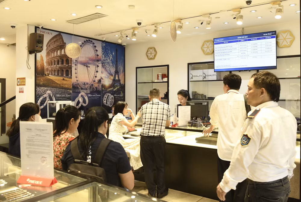 Đối với vàng, các yếu tố đang tạo ra tác động trái chiều. Ảnh: T.N anh-man-hinh-2026-08-17-luc-092854.png