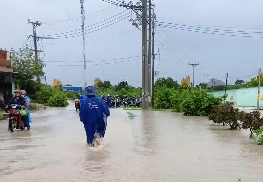 Tại xã Thuận Nam xuất hiện ngập cục bộ ở một số khu vực. Ảnh: Công an xã Thuận Nam (9.2026)