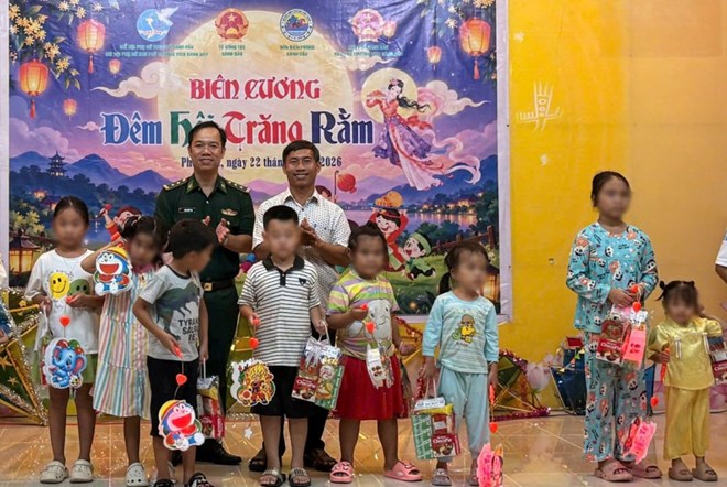 Bộ đội chuẩn bị Trung thu cho trẻ em nơi biên giới, biển đảo An Giang