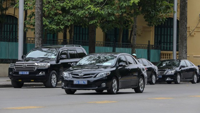 Xe ô tô phục vụ công tác chung có giá tối đa 950 triệu đồng. Ảnh minh họa - Hữu Thắng xe-cong.jpg