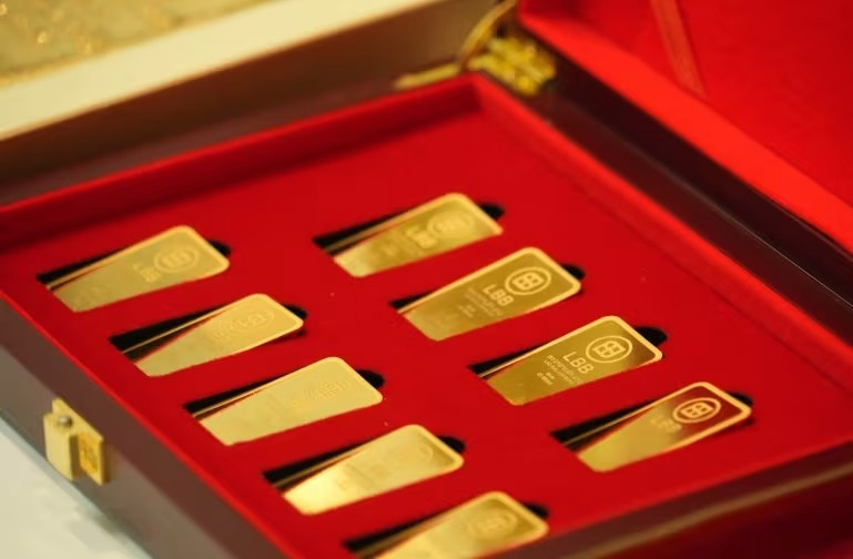 Một trong những lý do khiến các quốc gia sản xuất vàng ngày càng chú trọng việc giữ lại nguồn vàng của mình là niềm tin vào đồng USD với vai trò đồng tiền dự trữ toàn cầu đang suy giảm. Ảnh: Miki Kamiyama. https-cms-image-bucket-productionv3-ap-northeast-1-a7d2s3ap-northeast-1amazonaws-3.jpg