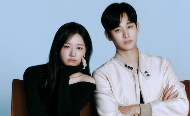 Sau thành công của “Nữ hoàng nước mắt”, Kim Ji Won và Kim Soo Hyun rẽ hướng