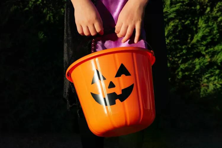 americas-most-popular-halloween-candy-ft-dgtl1026-hero-e7579f9053d643118e5793d86edf6db6.jpg