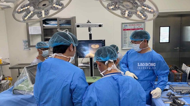 Người bệnh thoái hóa khớp gối kỳ vọng giảm đau, phục hồi nhanh nhờ robot