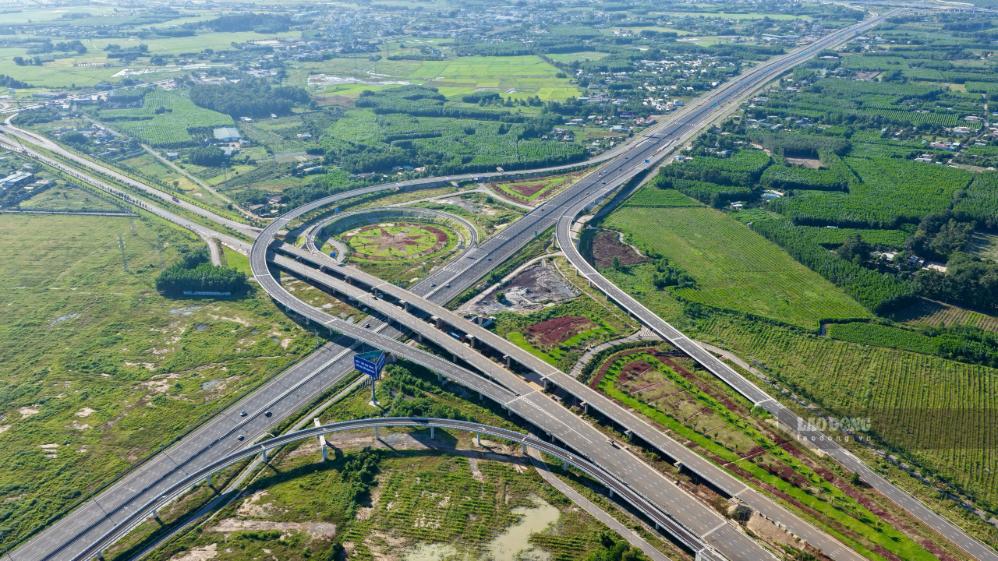 Giao thông kết nối sân bay Long Thành (Ảnh chụp tháng 10.2026). Ảnh: HAC